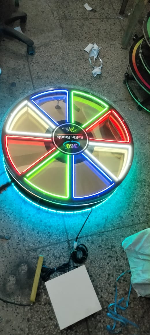 360 Degree Selfie Booth